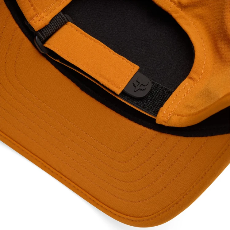 CZAPKA Z DASZKIEM DAMSKA FOX ABSOLUTE TECH DARK GOLD OS