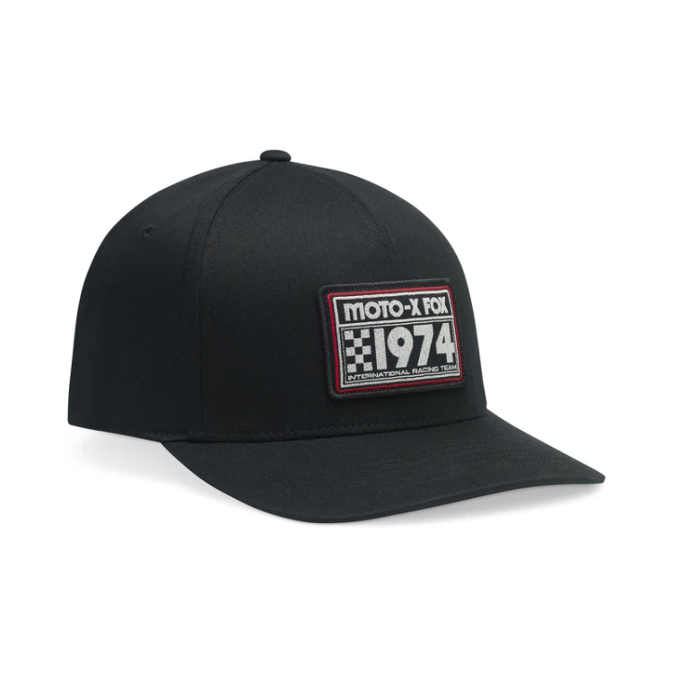 CZAPKA Z DASZKIEM FOX 1974 FLEXFIT BLACK S/M