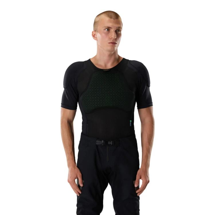 KOSZULKA Z OCHRANIACZAMI Z KRÓTKIM RĘKAWEM FOX BASEFRAME PRO SS BLACK L