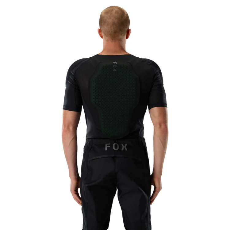 KOSZULKA Z OCHRANIACZAMI Z KRÓTKIM RĘKAWEM FOX BASEFRAME PRO SS BLACK L