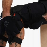 RaceFace Ochraniacze Na Nogi Dla Dorosłych Ambush Czarne Rozmiar S