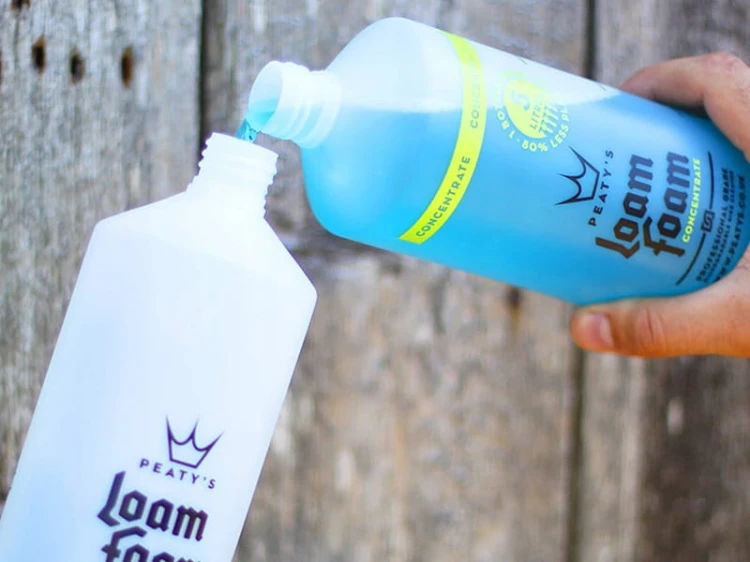 Odtłuszczacz uniwersalny Peaty's Loam Foam 1000 ml