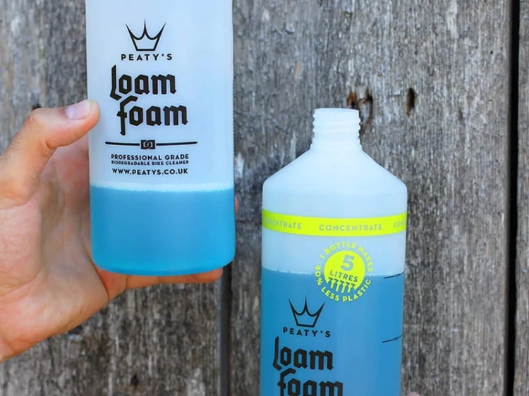 Odtłuszczacz uniwersalny Peaty's Loam Foam 1000 ml