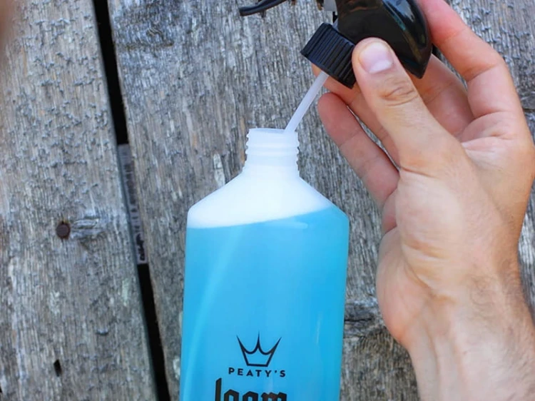 Odtłuszczacz uniwersalny Peaty's Loam Foam 1000 ml