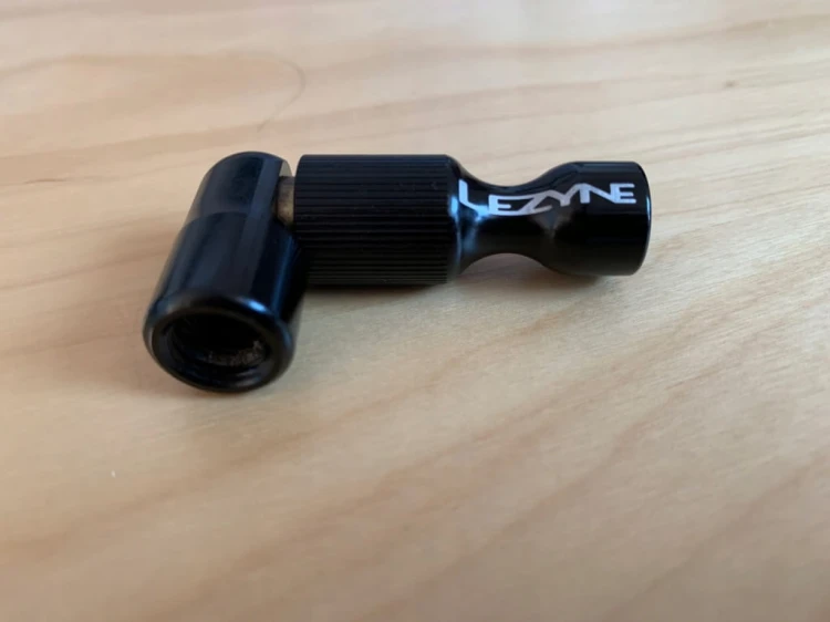 Pompka na naboje CO2 Lezyne Trigger Drive CO2 czarny