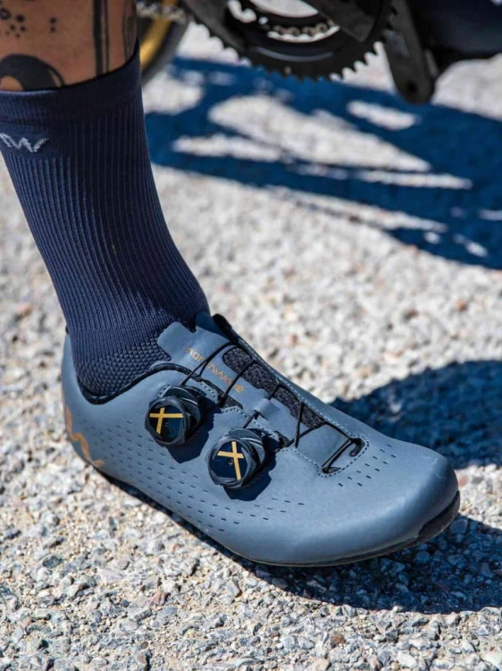 Buty wpinane w pedały Northwave Revolution 3 szosowe r. 42