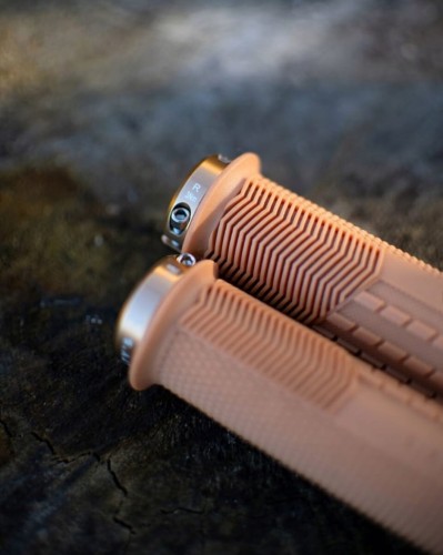 CHWYTY PEATY'S MONARCH KNURL THIN BEŻ