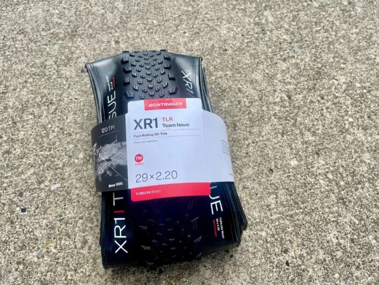 OPONA BONTRAGER XR1 TLR FAST ROLLING XC TIRE 29X2.20